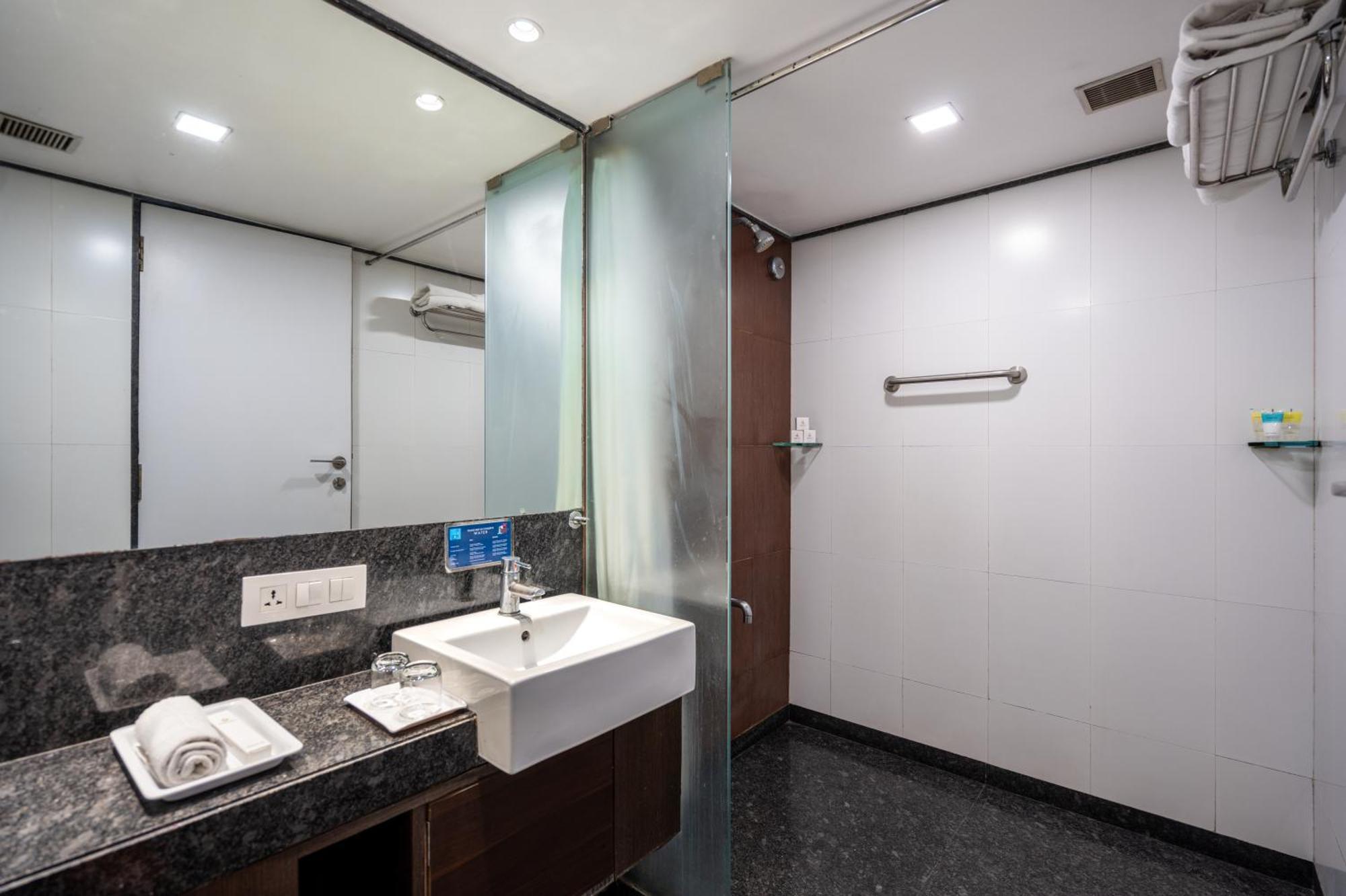 Mira-Bhayandar Gcc Hotel And Club מראה חיצוני תמונה