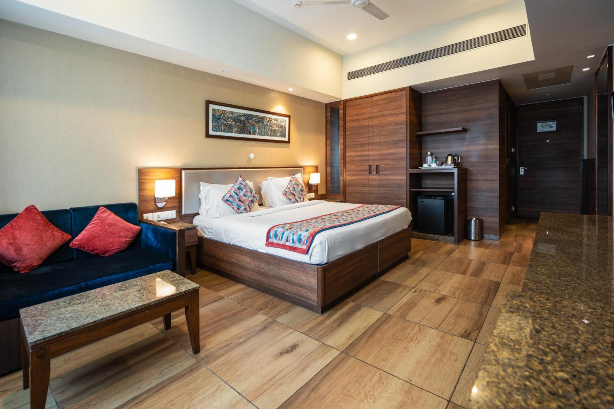 Mira-Bhayandar Gcc Hotel And Club מראה חיצוני תמונה