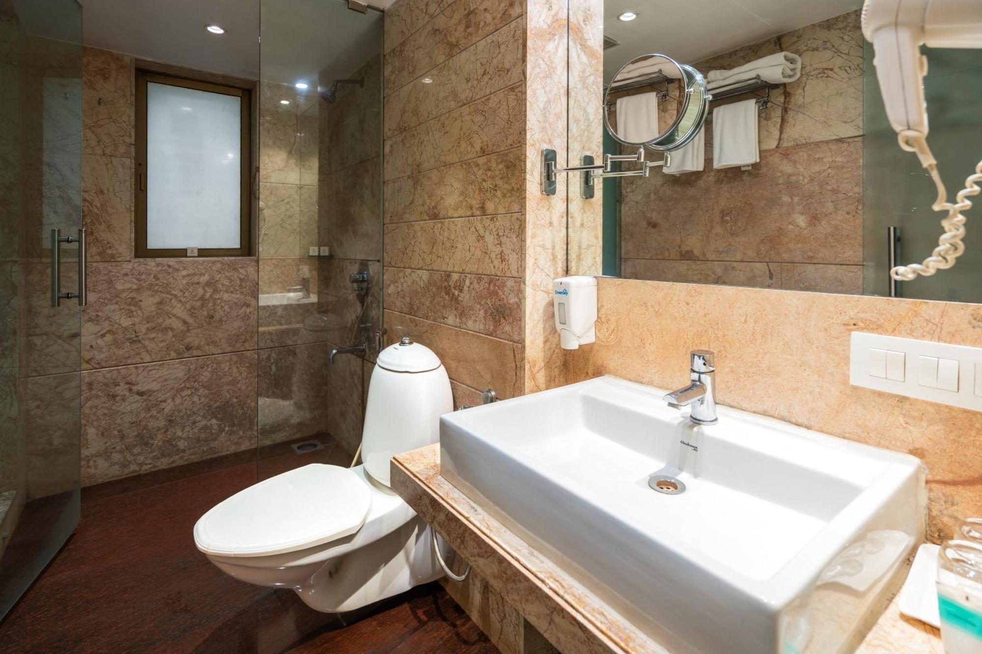 Mira-Bhayandar Gcc Hotel And Club מראה חיצוני תמונה