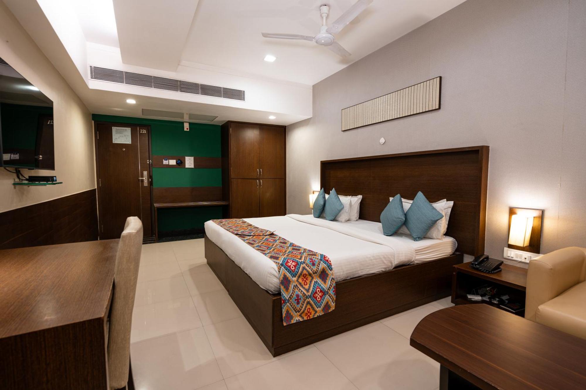 Mira-Bhayandar Gcc Hotel And Club מראה חיצוני תמונה