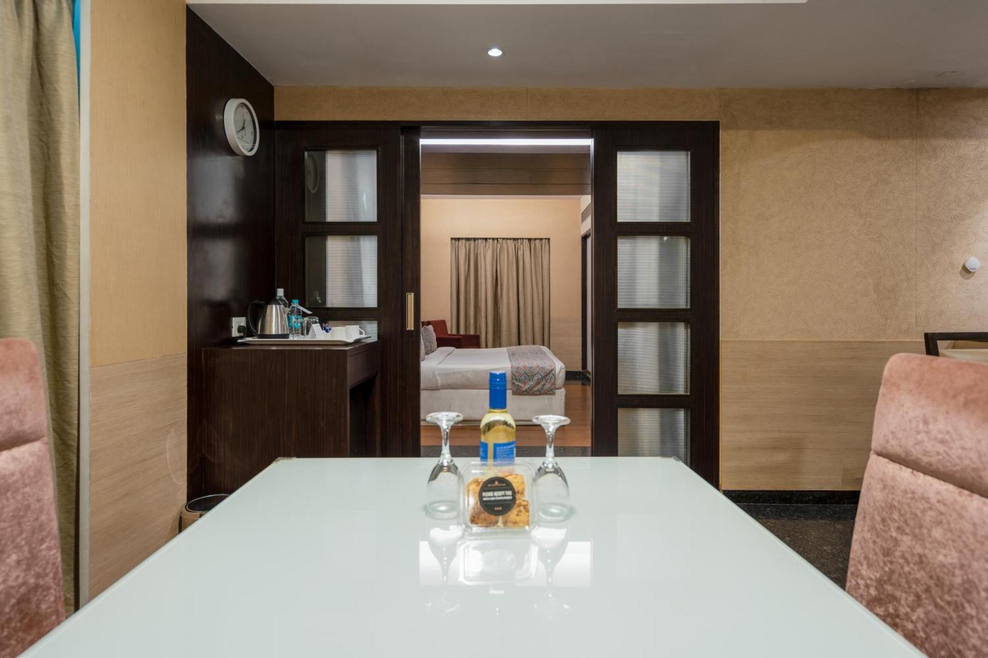 Mira-Bhayandar Gcc Hotel And Club מראה חיצוני תמונה