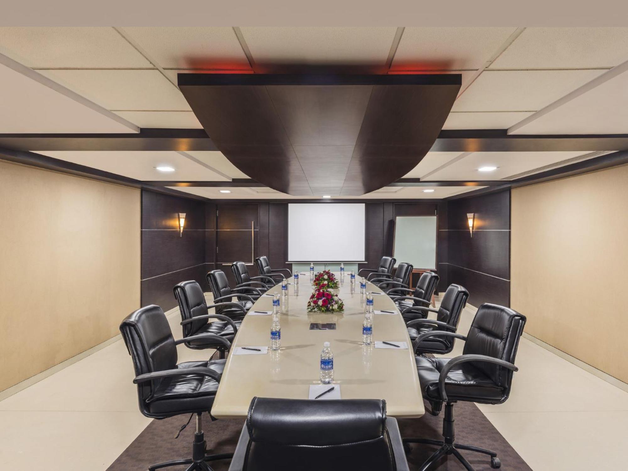 Mira-Bhayandar Gcc Hotel And Club מראה חיצוני תמונה