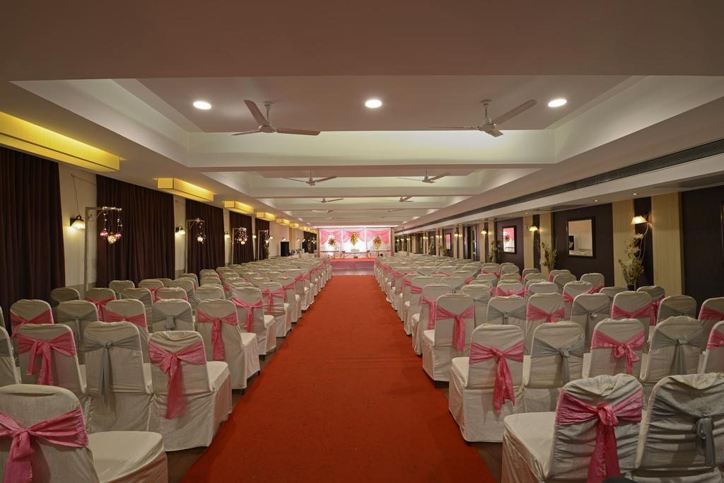 Mira-Bhayandar Gcc Hotel And Club מראה חיצוני תמונה